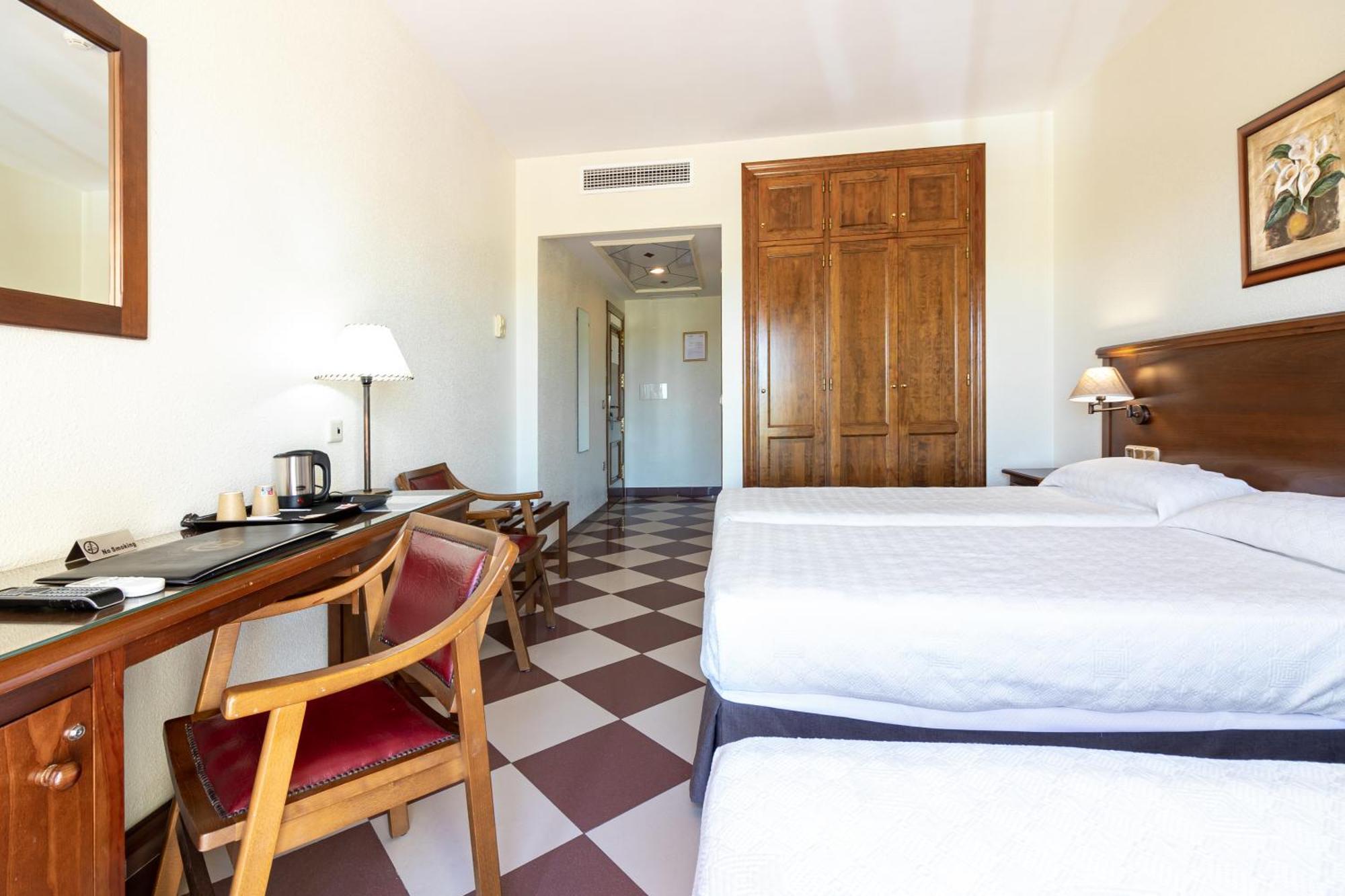 Hotel Avenida Tropical By Bossh! Hotels Salobreña Екстериор снимка