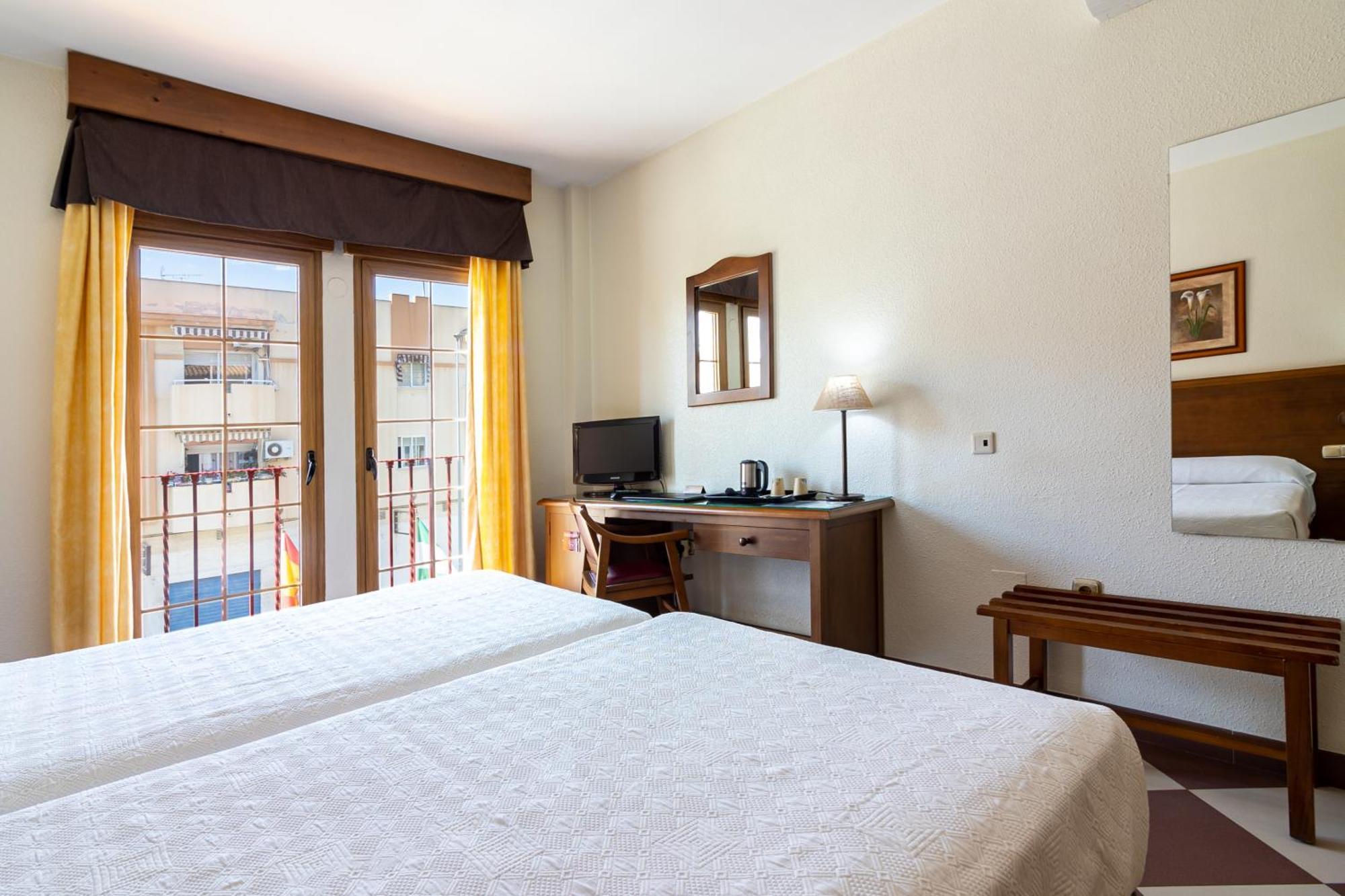 Hotel Avenida Tropical By Bossh! Hotels Salobreña Екстериор снимка