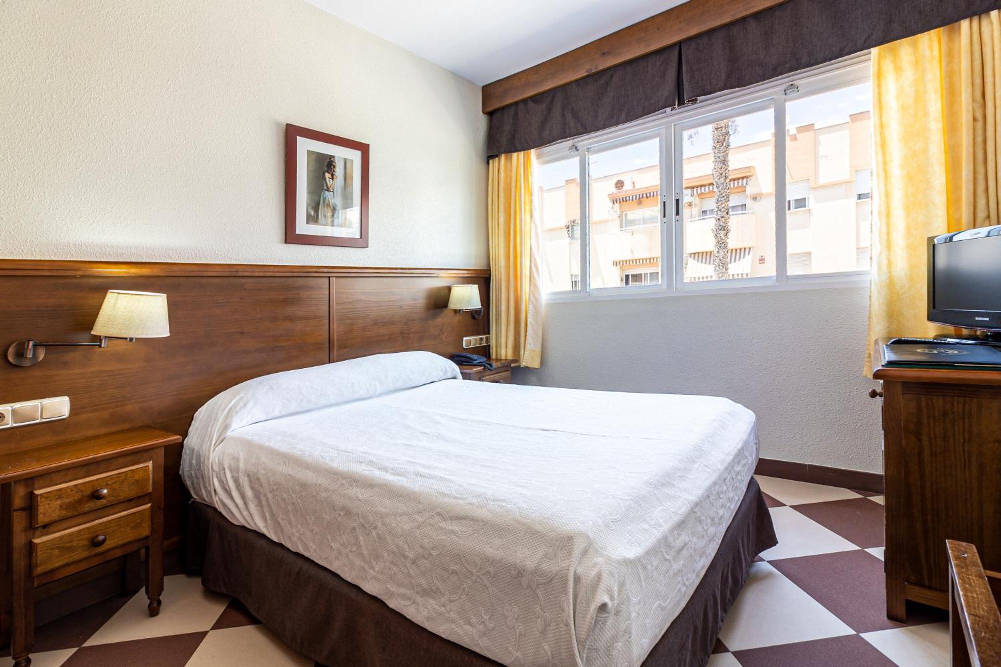 Hotel Avenida Tropical By Bossh! Hotels Salobreña Екстериор снимка