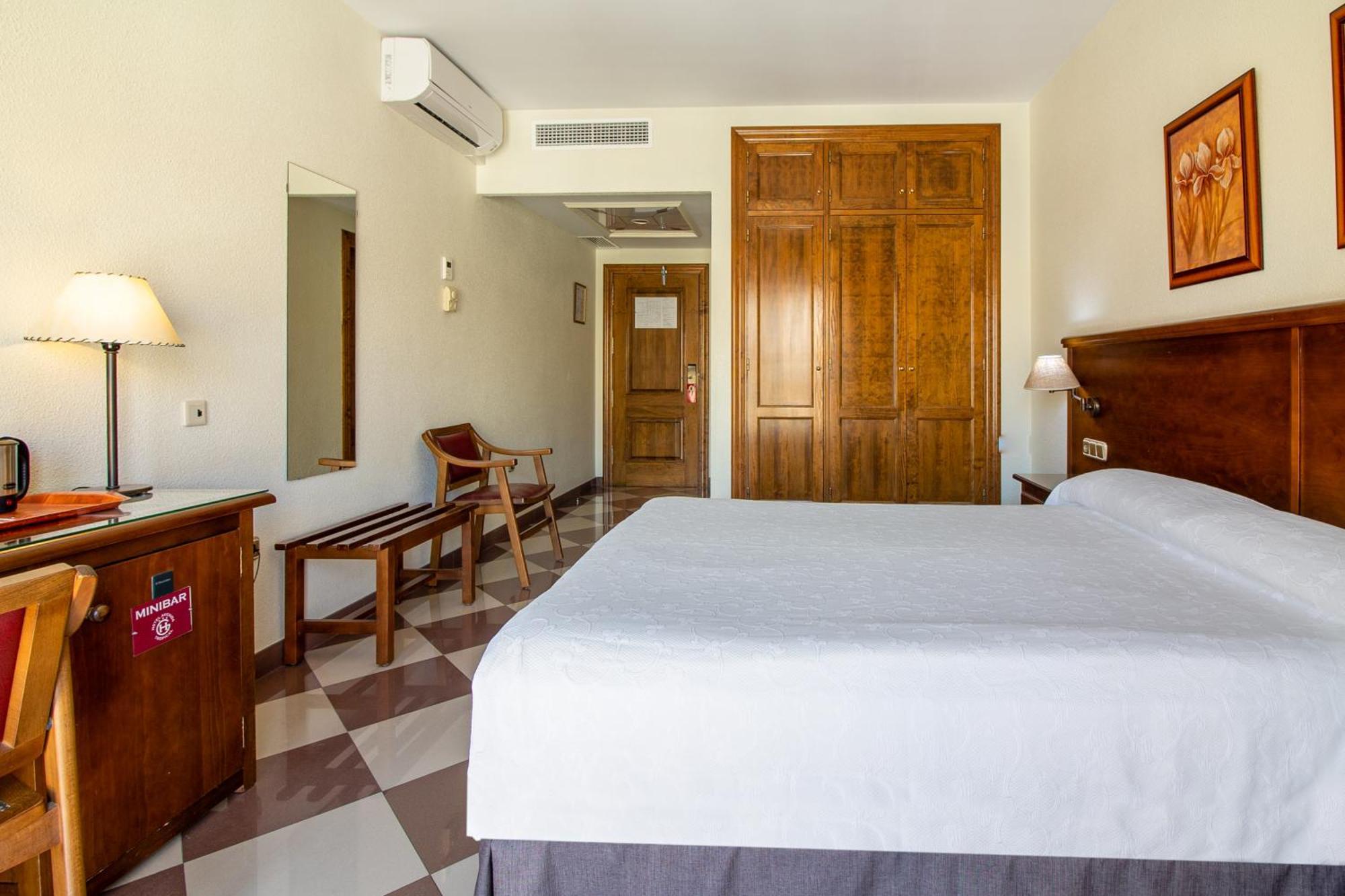 Hotel Avenida Tropical By Bossh! Hotels Salobreña Екстериор снимка