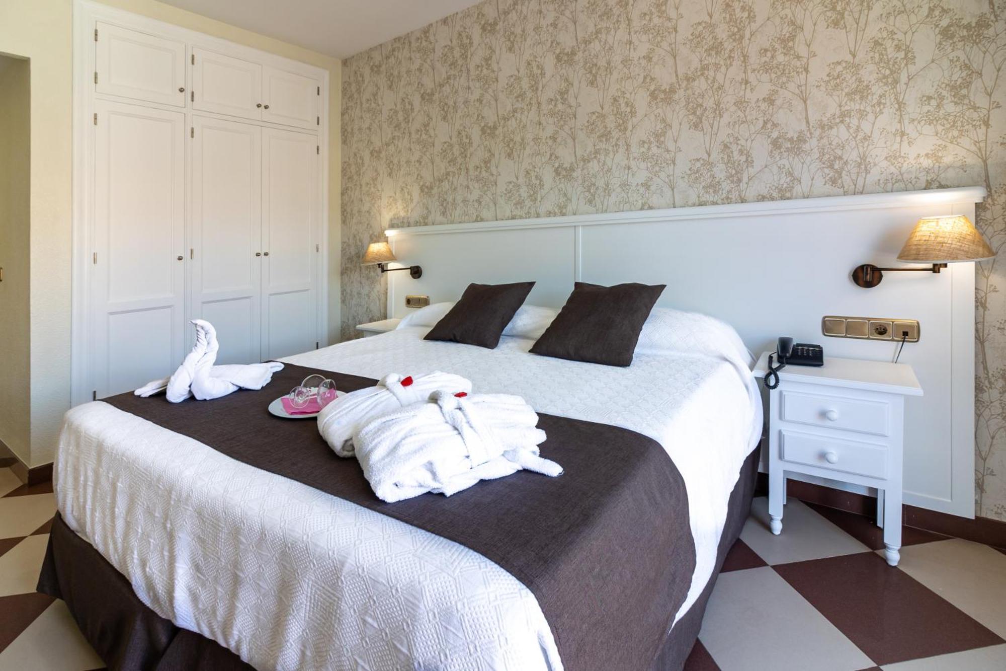 Hotel Avenida Tropical By Bossh! Hotels Salobreña Екстериор снимка