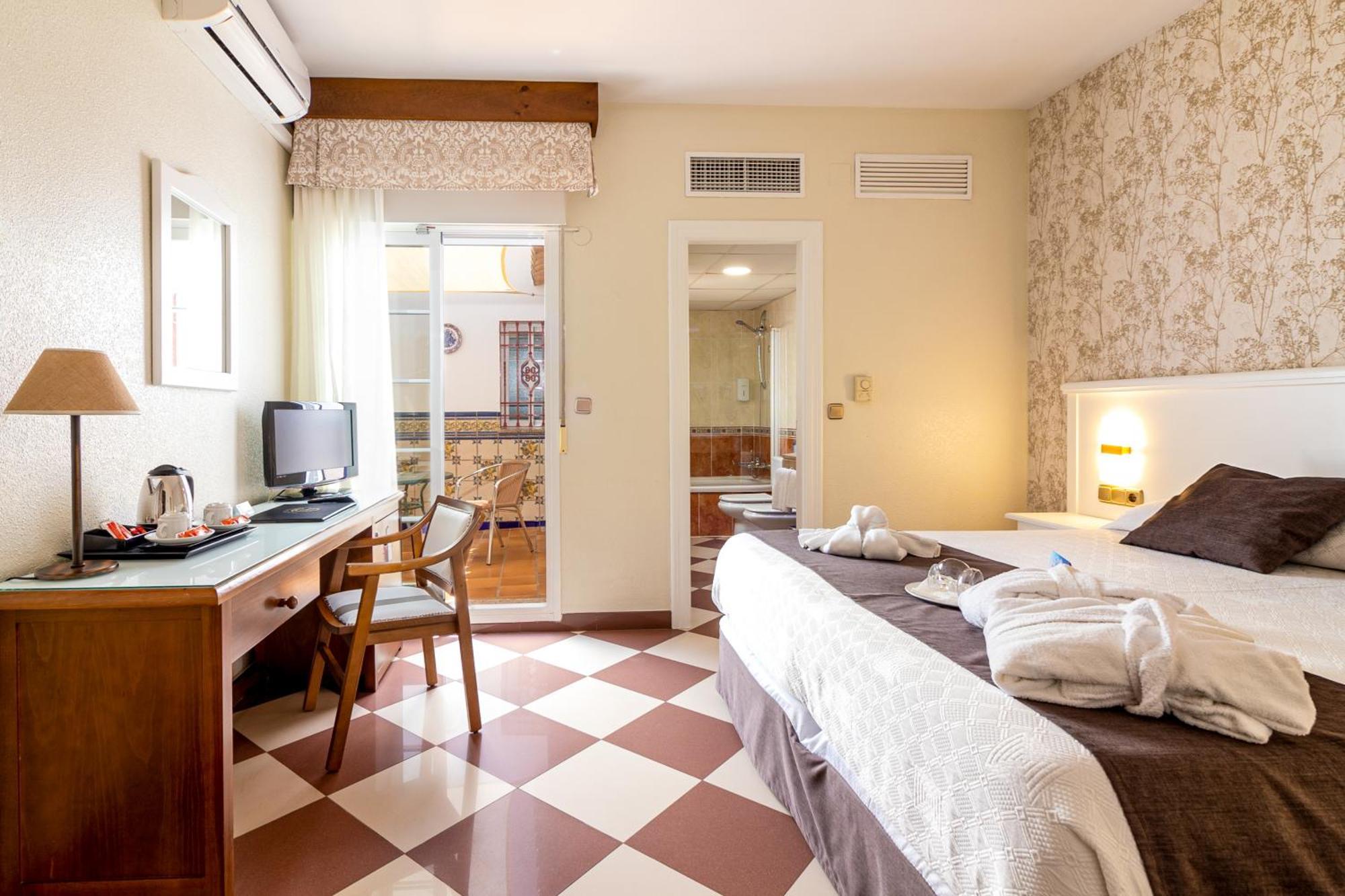 Hotel Avenida Tropical By Bossh! Hotels Salobreña Екстериор снимка